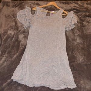 Francesca’s flowy dress